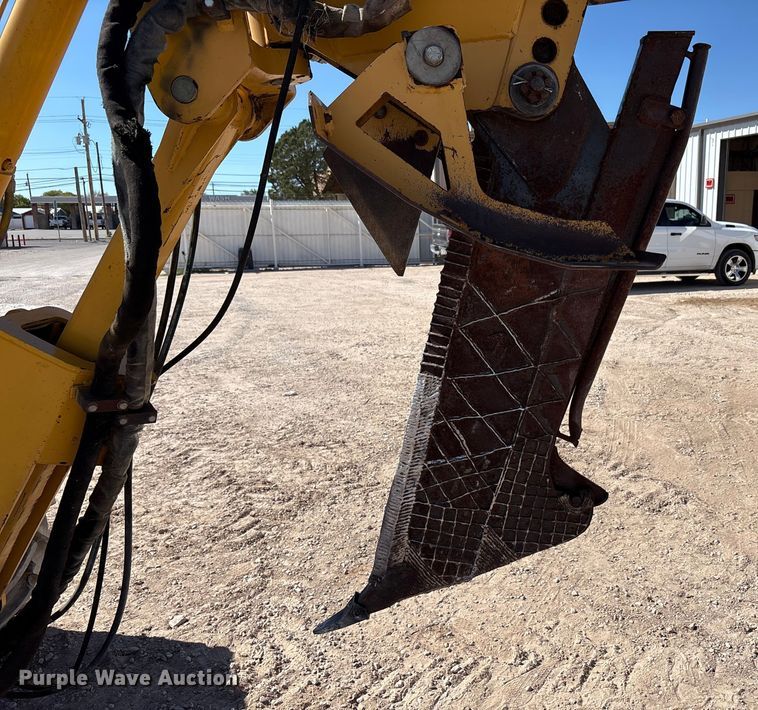 image for item EF6123 2004 Vermeer V120 vibratory cable plow