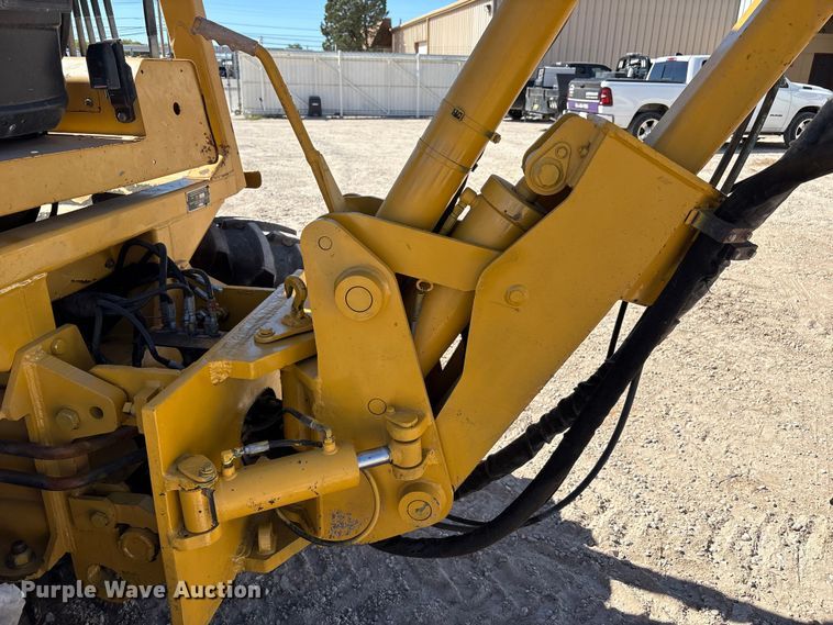 image for item EF6123 2004 Vermeer V120 vibratory cable plow