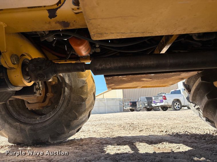 image for item EF6123 2004 Vermeer V120 vibratory cable plow