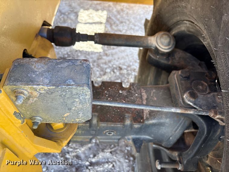 image for item EF6123 2004 Vermeer V120 vibratory cable plow