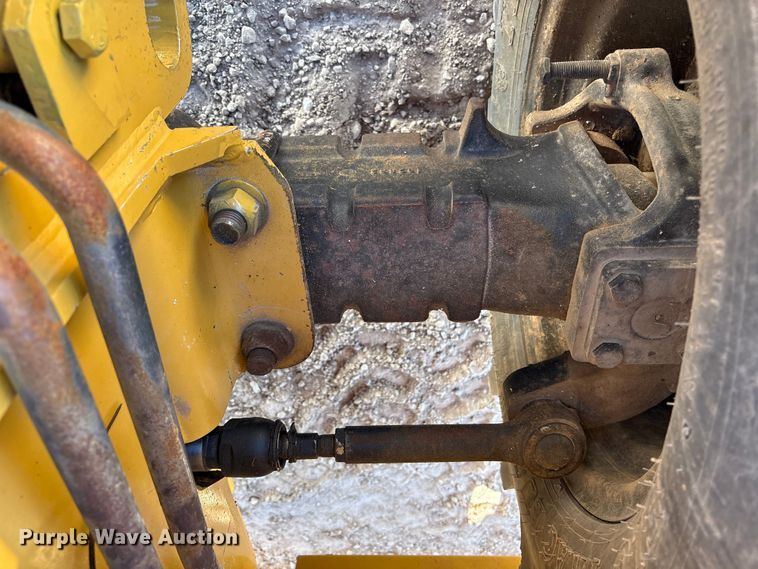 image for item EF6123 2004 Vermeer V120 vibratory cable plow