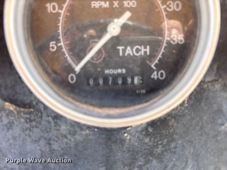 image for item EF6123 2004 Vermeer V120 vibratory cable plow