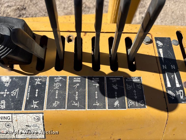 image for item EF6123 2004 Vermeer V120 vibratory cable plow