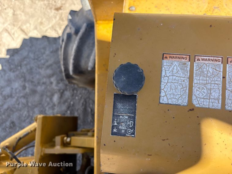 image for item EF6123 2004 Vermeer V120 vibratory cable plow