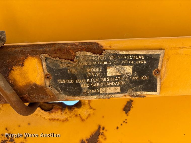 image for item EF6123 2004 Vermeer V120 vibratory cable plow