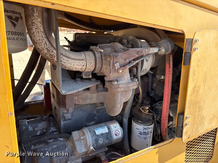 image for item EF6123 2004 Vermeer V120 vibratory cable plow