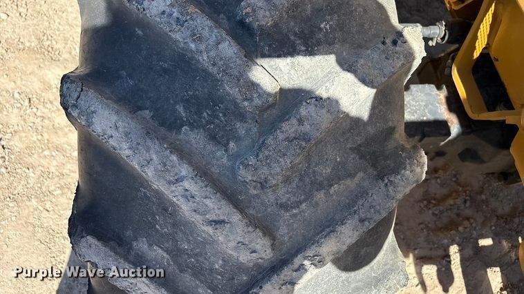 image for item EF6123 2004 Vermeer V120 vibratory cable plow