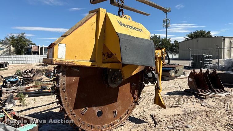 image for item EF6123 2004 Vermeer V120 vibratory cable plow