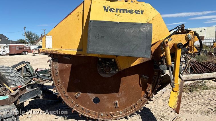 image for item EF6123 2004 Vermeer V120 vibratory cable plow