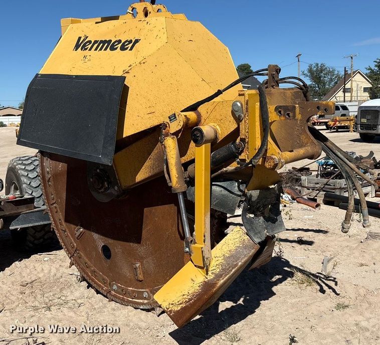 image for item EF6123 2004 Vermeer V120 vibratory cable plow