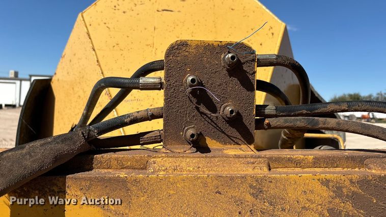 image for item EF6123 2004 Vermeer V120 vibratory cable plow