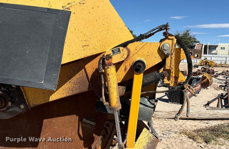 image for item EF6123 2004 Vermeer V120 vibratory cable plow