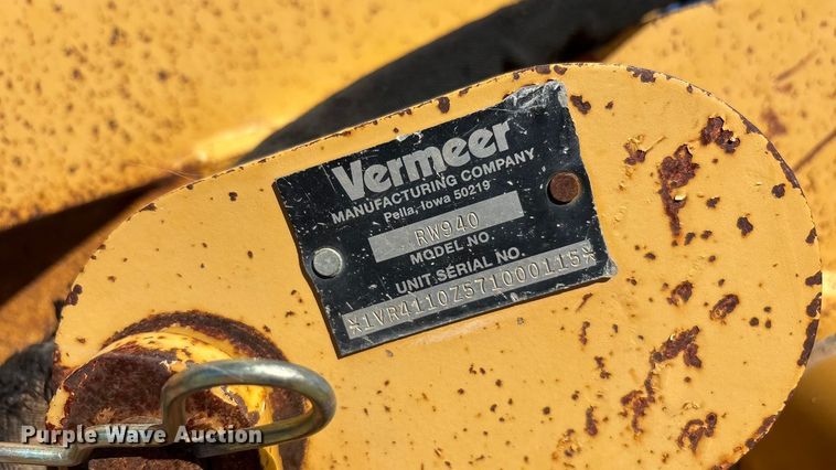 image for item EF6123 2004 Vermeer V120 vibratory cable plow
