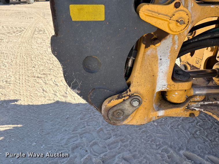 image for item EF6124 2014 John Deere 310SK backhoe