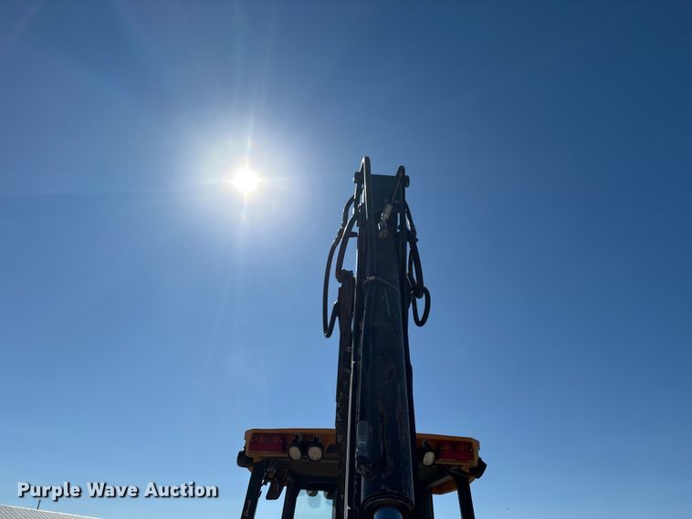 image for item EF6124 2014 John Deere 310SK backhoe