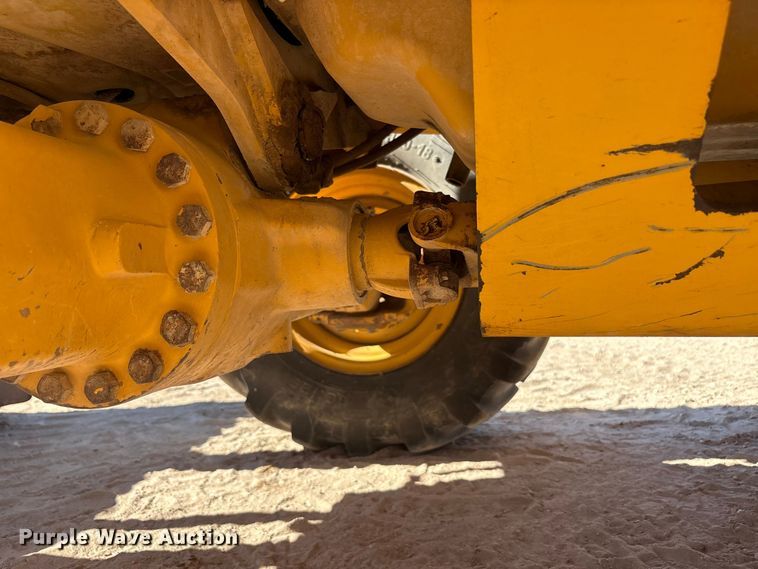 image for item EF6124 2014 John Deere 310SK backhoe