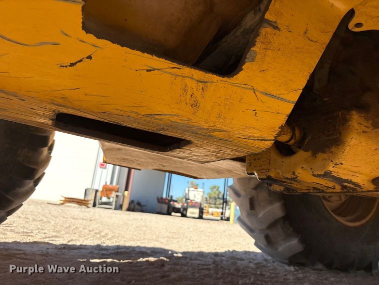 image for item EF6124 2014 John Deere 310SK backhoe