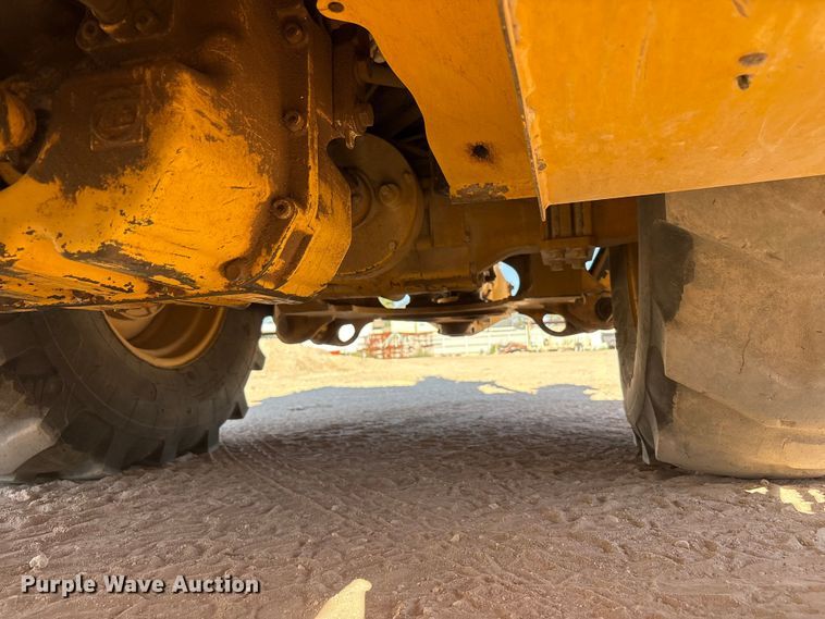 image for item EF6124 2014 John Deere 310SK backhoe