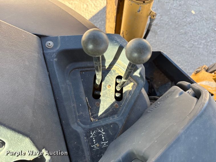 image for item EF6124 2014 John Deere 310SK backhoe