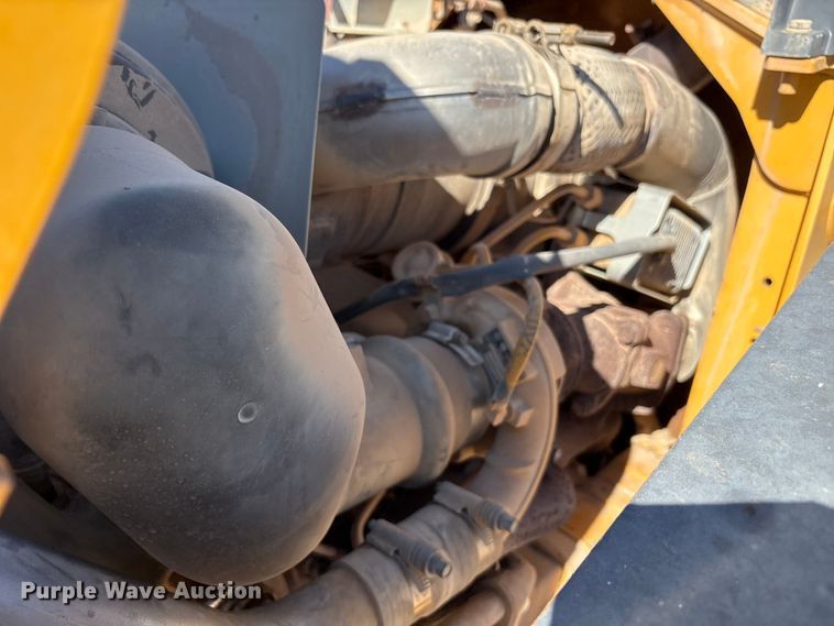 image for item EF6124 2014 John Deere 310SK backhoe