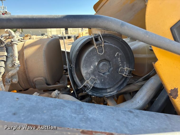 image for item EF6124 2014 John Deere 310SK backhoe