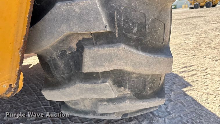 image for item EF6124 2014 John Deere 310SK backhoe