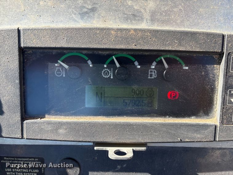 image for item EF6125 2015 John Deere 310SL backhoe