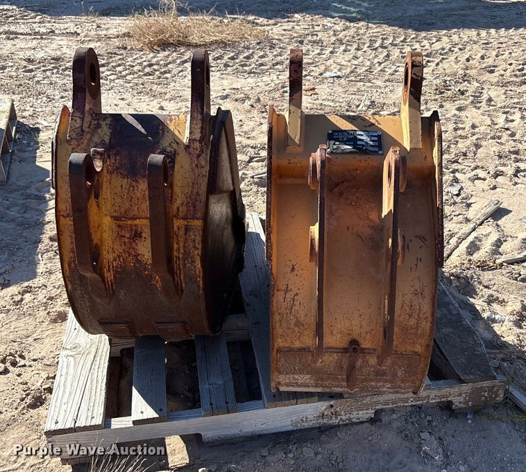 image for item EF6126 (2) Case 580S backhoe buckets