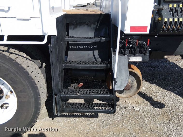 image for item EG1677 2007 Freightliner Business Class M2 Crew Cab crane truck