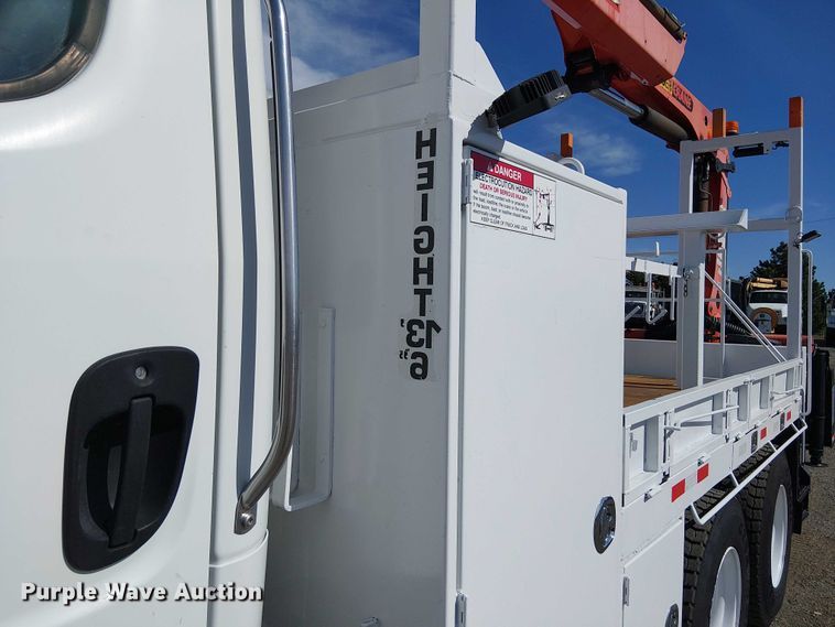 image for item EG1677 2007 Freightliner Business Class M2 Crew Cab crane truck