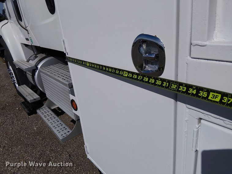 image for item EG1677 2007 Freightliner Business Class M2 Crew Cab crane truck