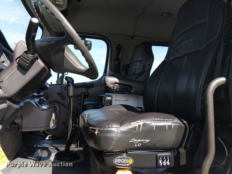 image for item EG1677 2007 Freightliner Business Class M2 Crew Cab crane truck