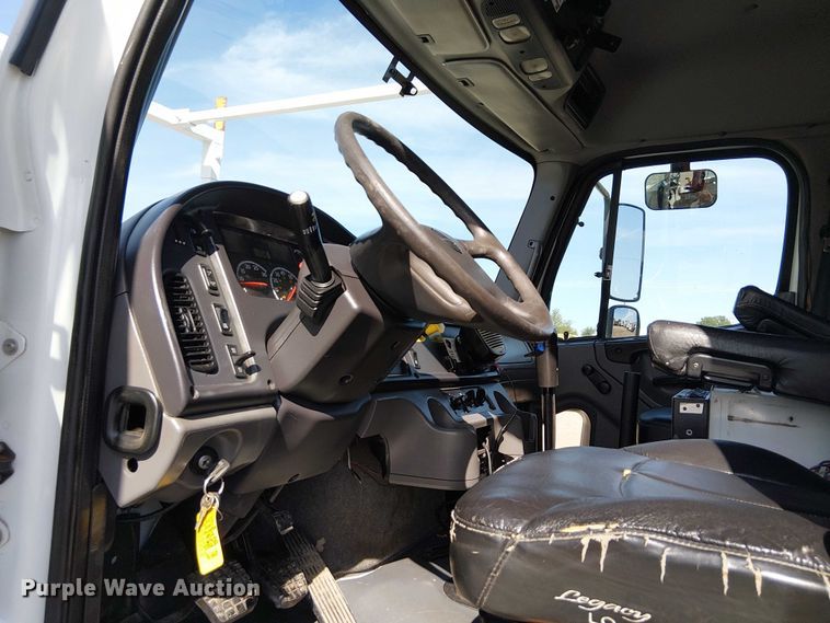 image for item EG1677 2007 Freightliner Business Class M2 Crew Cab crane truck