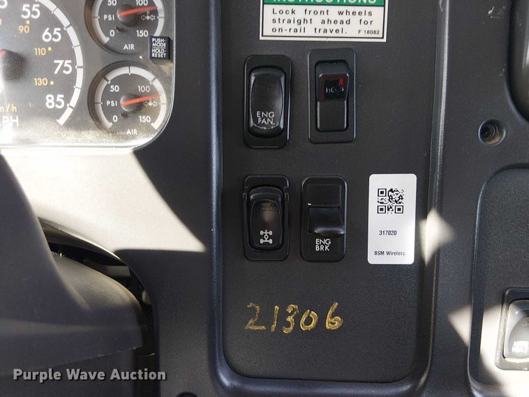 image for item EG1677 2007 Freightliner Business Class M2 Crew Cab crane truck