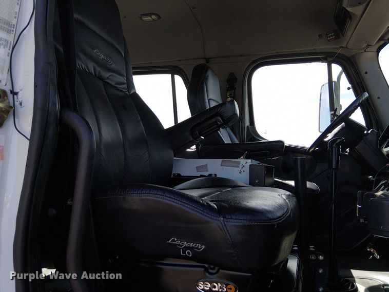 image for item EG1677 2007 Freightliner Business Class M2 Crew Cab crane truck