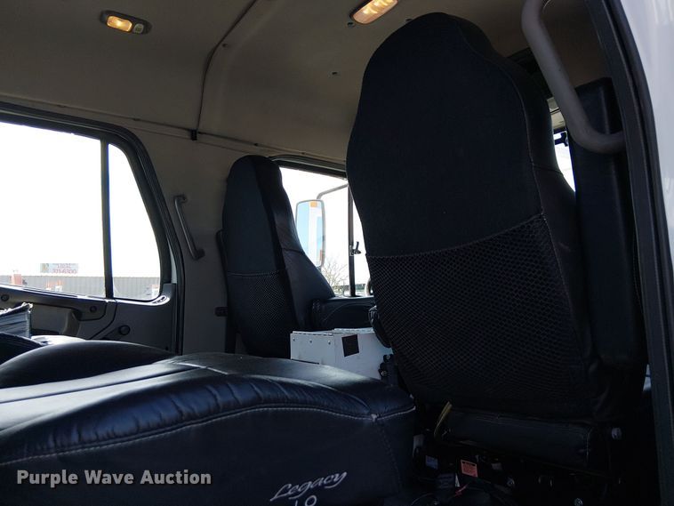 image for item EG1677 2007 Freightliner Business Class M2 Crew Cab crane truck