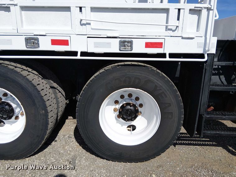 image for item EG1677 2007 Freightliner Business Class M2 Crew Cab crane truck