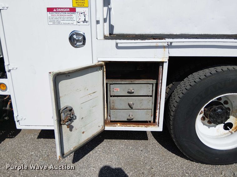 image for item EG1678 2010 International WorkStar 7500 Crew Cab crane truck