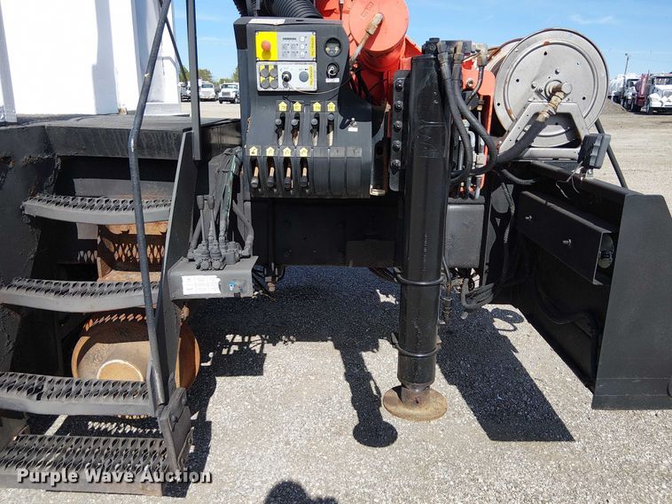 image for item EG1678 2010 International WorkStar 7500 Crew Cab crane truck