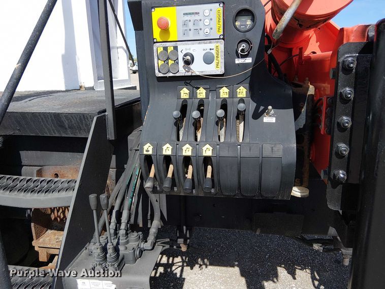 image for item EG1678 2010 International WorkStar 7500 Crew Cab crane truck