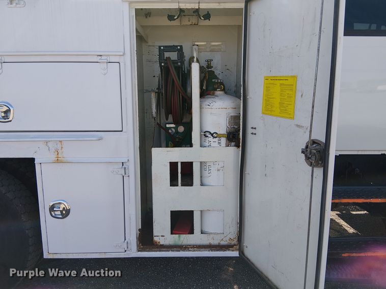 image for item EG1678 2010 International WorkStar 7500 Crew Cab crane truck