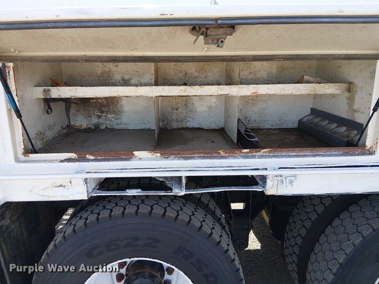 image for item EG1678 2010 International WorkStar 7500 Crew Cab crane truck