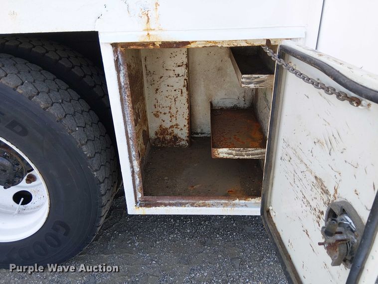 image for item EG1678 2010 International WorkStar 7500 Crew Cab crane truck