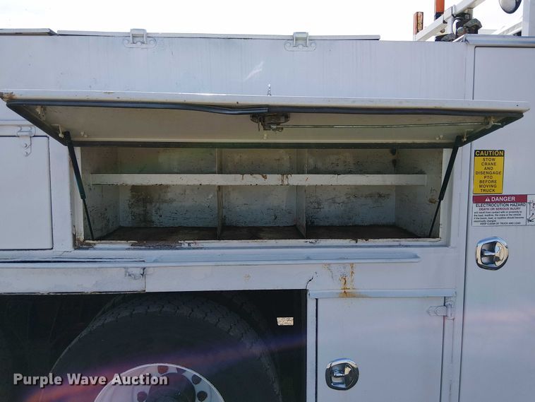 image for item EG1678 2010 International WorkStar 7500 Crew Cab crane truck