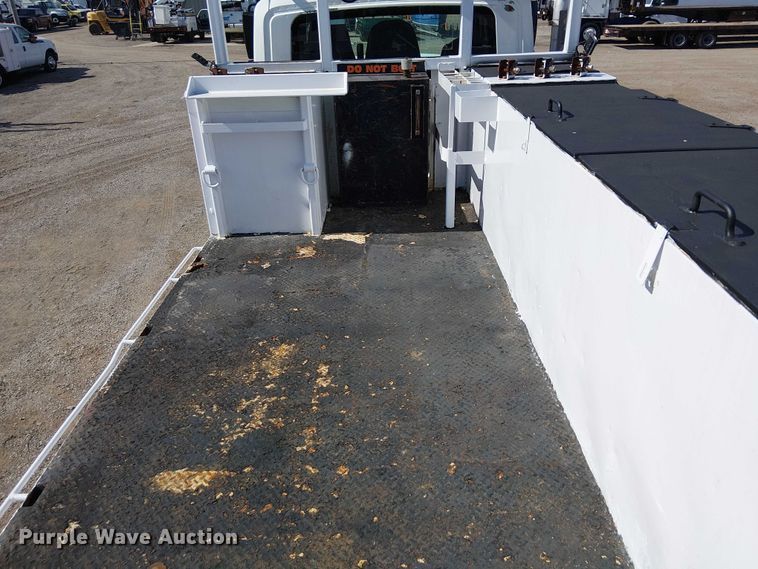 image for item EG1678 2010 International WorkStar 7500 Crew Cab crane truck