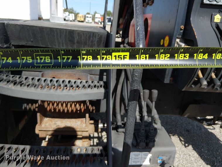 image for item EG1678 2010 International WorkStar 7500 Crew Cab crane truck