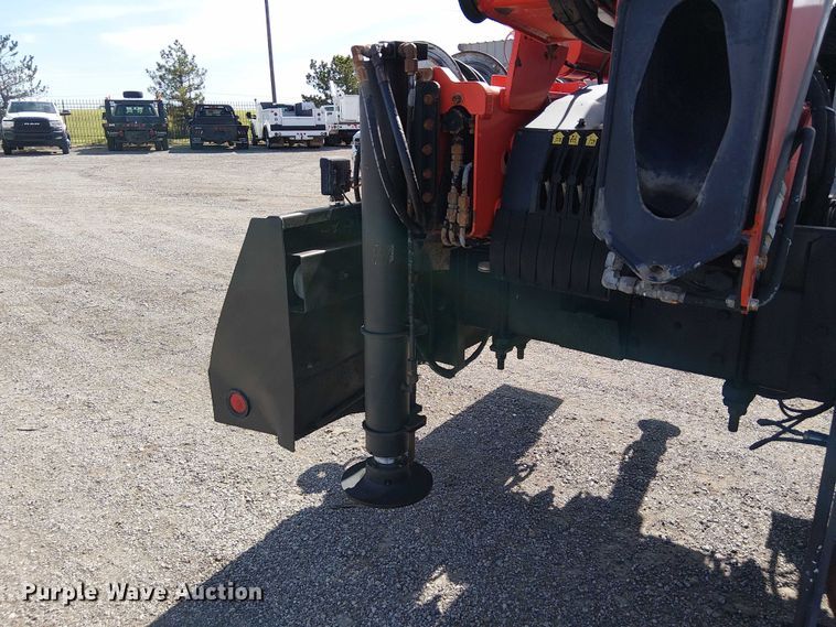 image for item EG1678 2010 International WorkStar 7500 Crew Cab crane truck