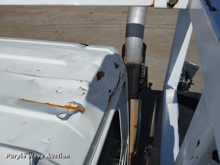 image for item EG1678 2010 International WorkStar 7500 Crew Cab crane truck