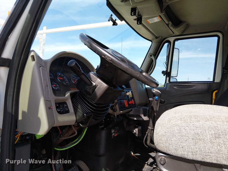 image for item EG1678 2010 International WorkStar 7500 Crew Cab crane truck