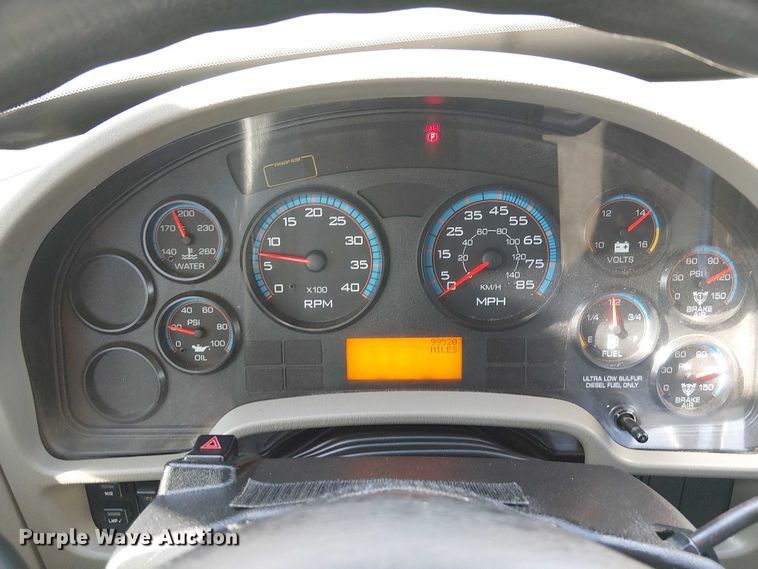 image for item EG1678 2010 International WorkStar 7500 Crew Cab crane truck